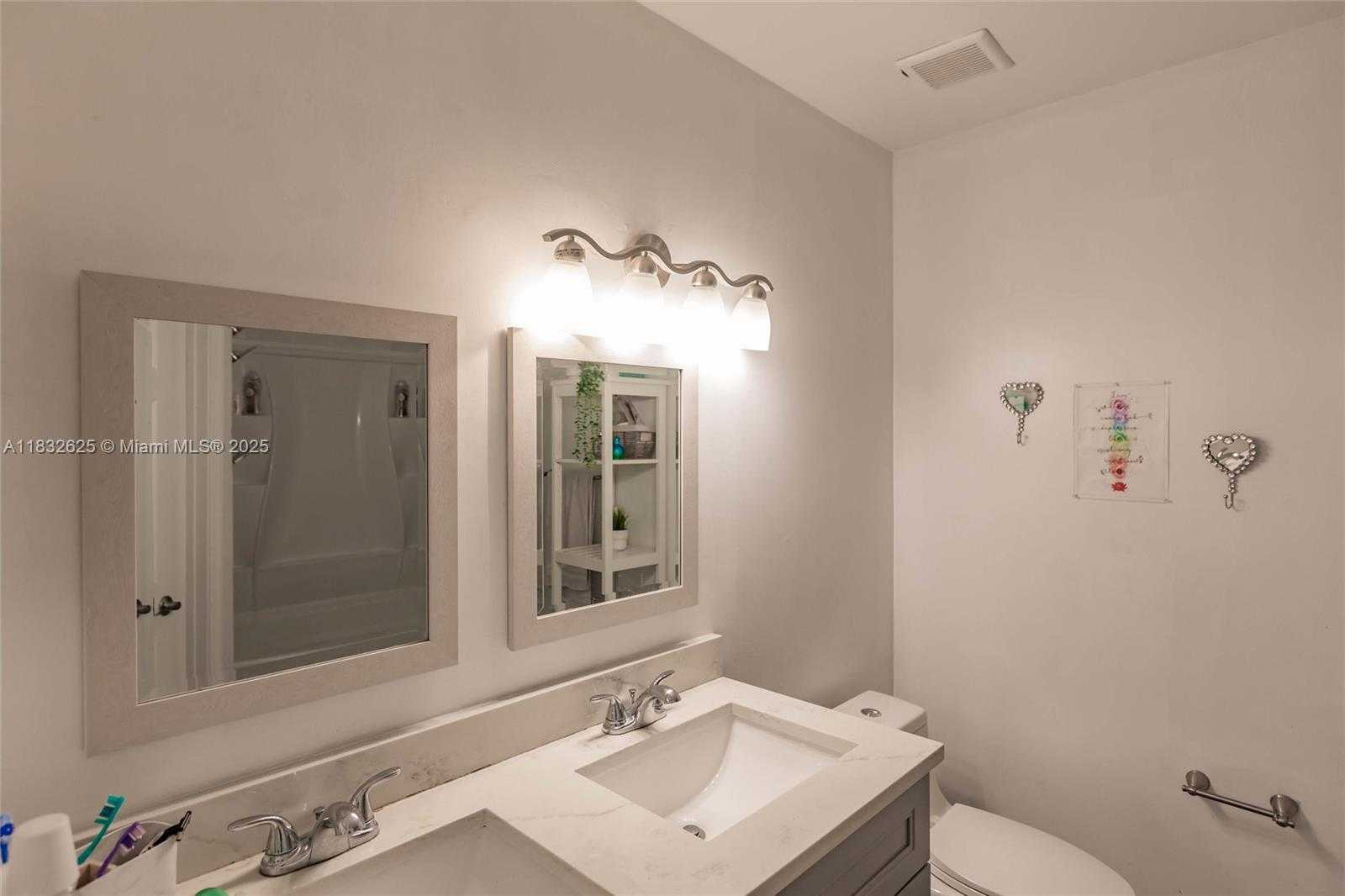 Small Image of 23 SIMONTON CIR, Weston Number 8
