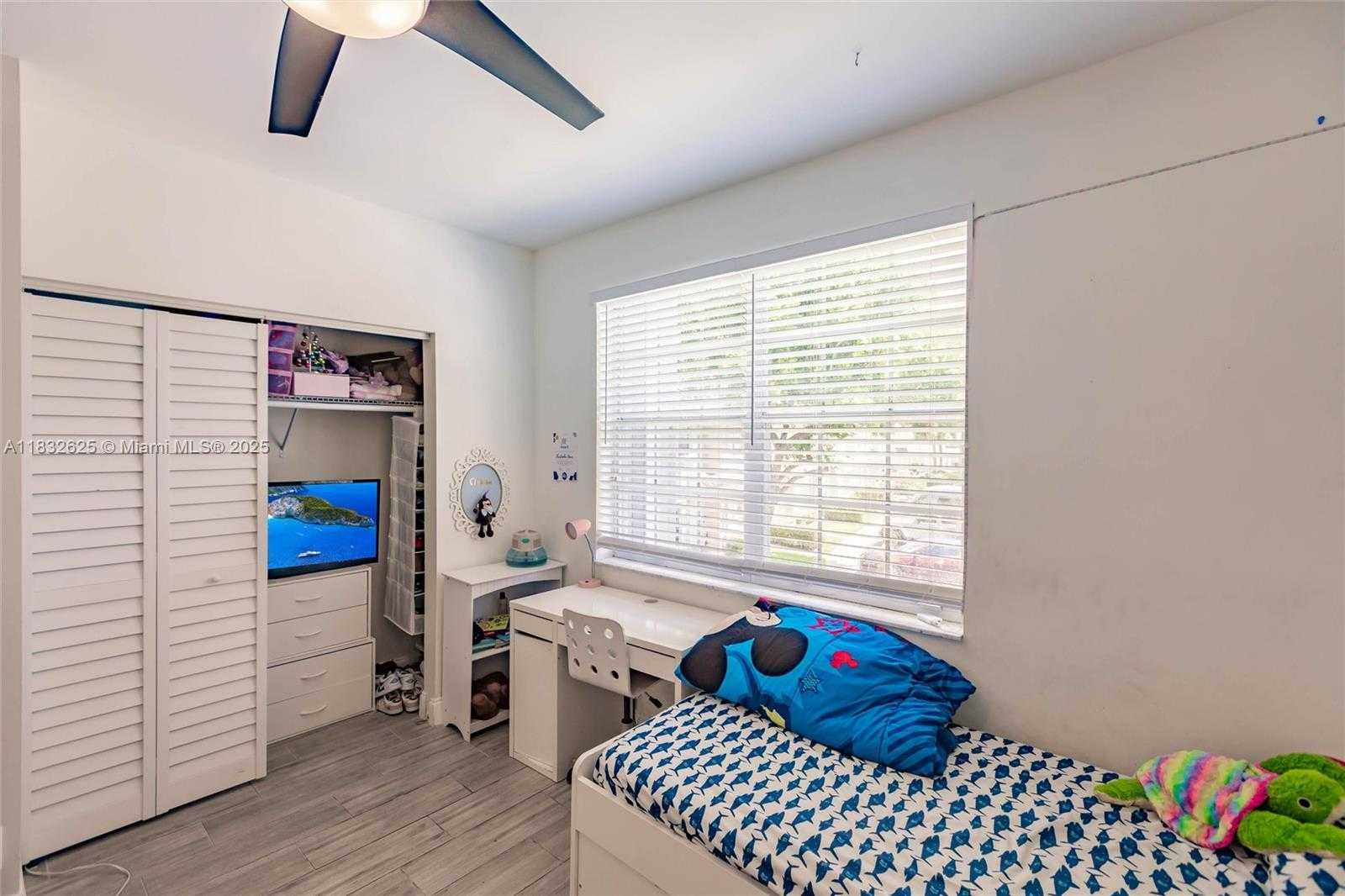 Small Image of 23 SIMONTON CIR, Weston Number 9