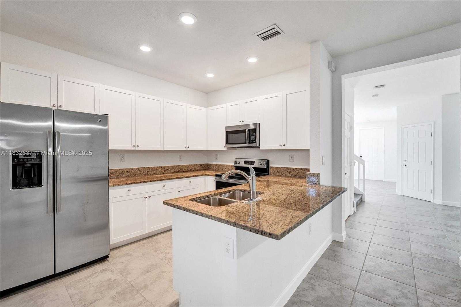 Small Image of 5013 VULCAN WAY, Davie Number 11