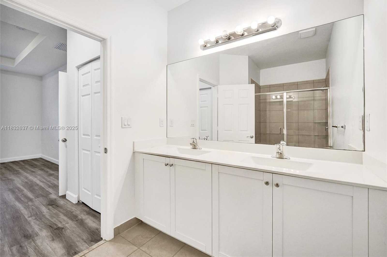 Small Image of 5013 VULCAN WAY, Davie Number 22