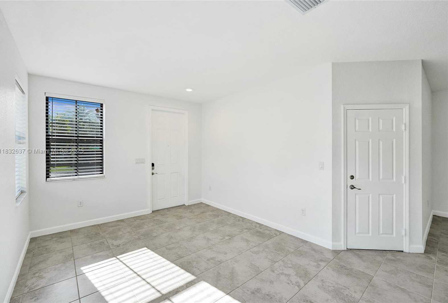 Small Image of 5013 VULCAN WAY, Davie Number 4