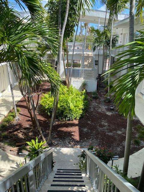 Small Image of 8080 TATUM WATERWAY DR #25, Miami Beach Number 11