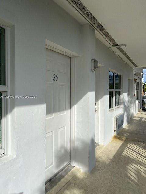 Small Image of 8080 TATUM WATERWAY DR #25, Miami Beach Number 8