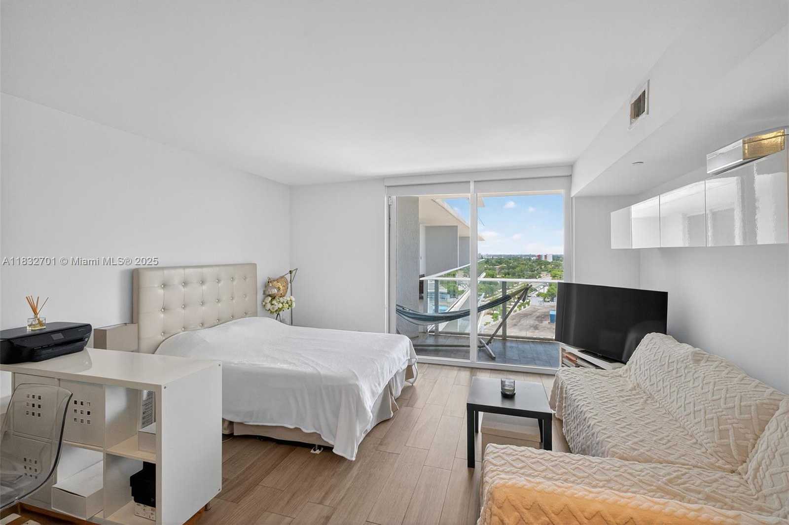 Small Image of 4250 BISCAYNE BLVD #1206, Miami Number 2