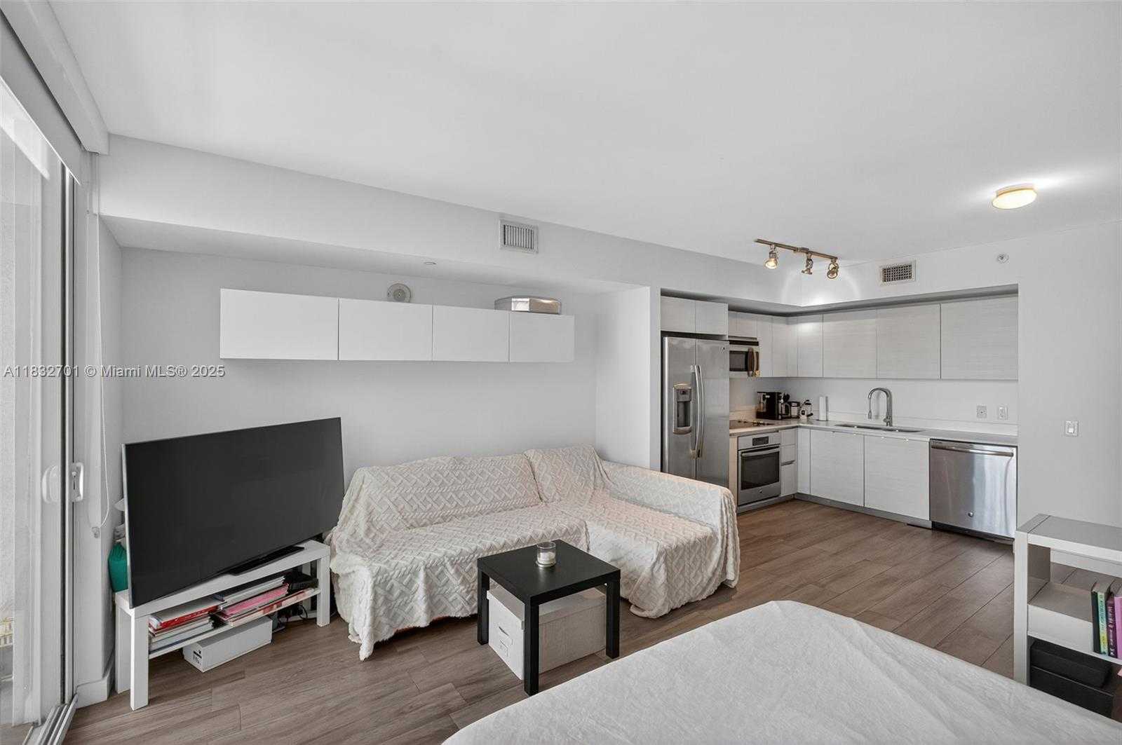 Small Image of 4250 BISCAYNE BLVD #1206, Miami Number 3