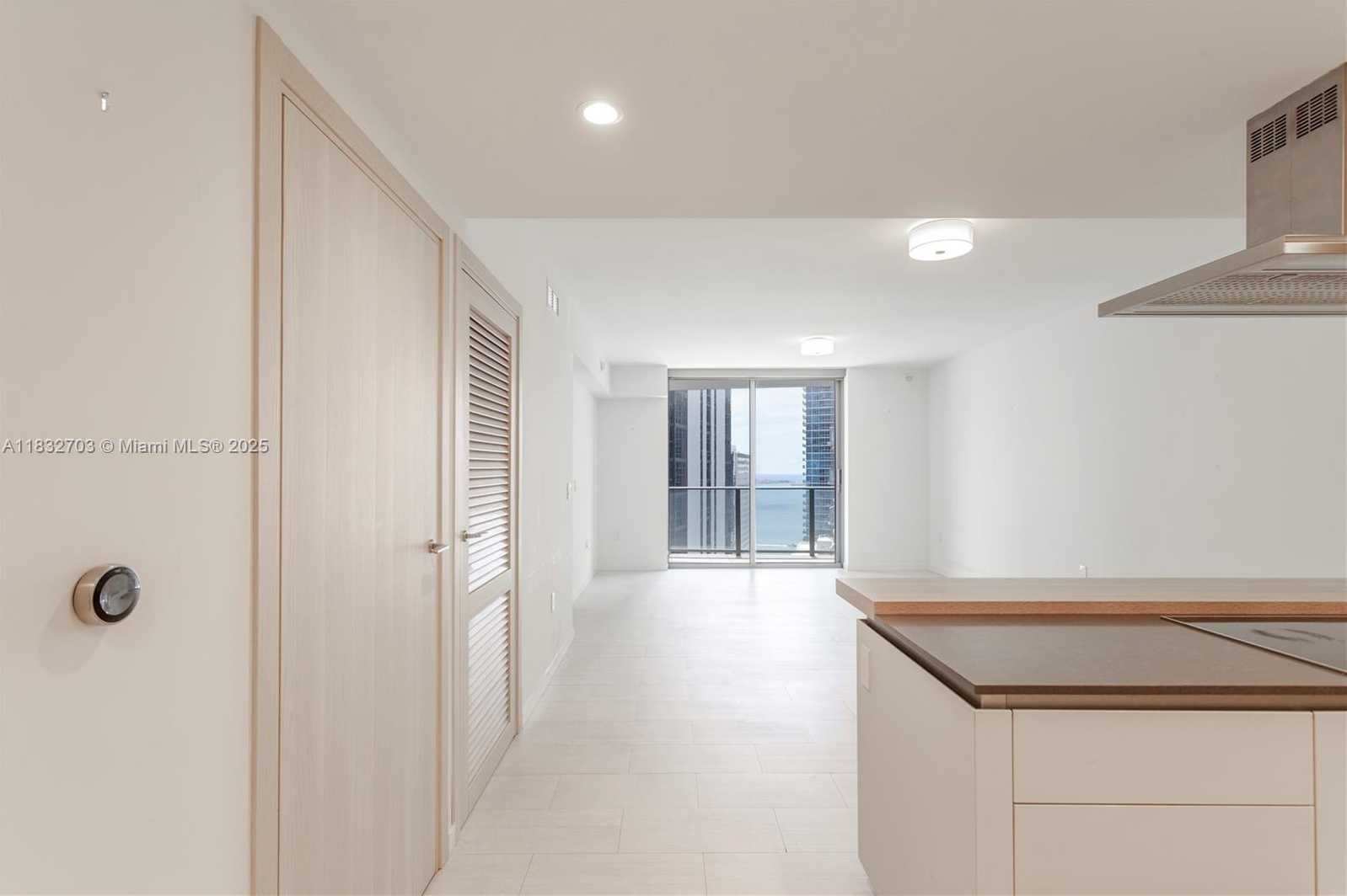 Small Image of 1000 BRICKELL PLZ #3703, Miami Number 12