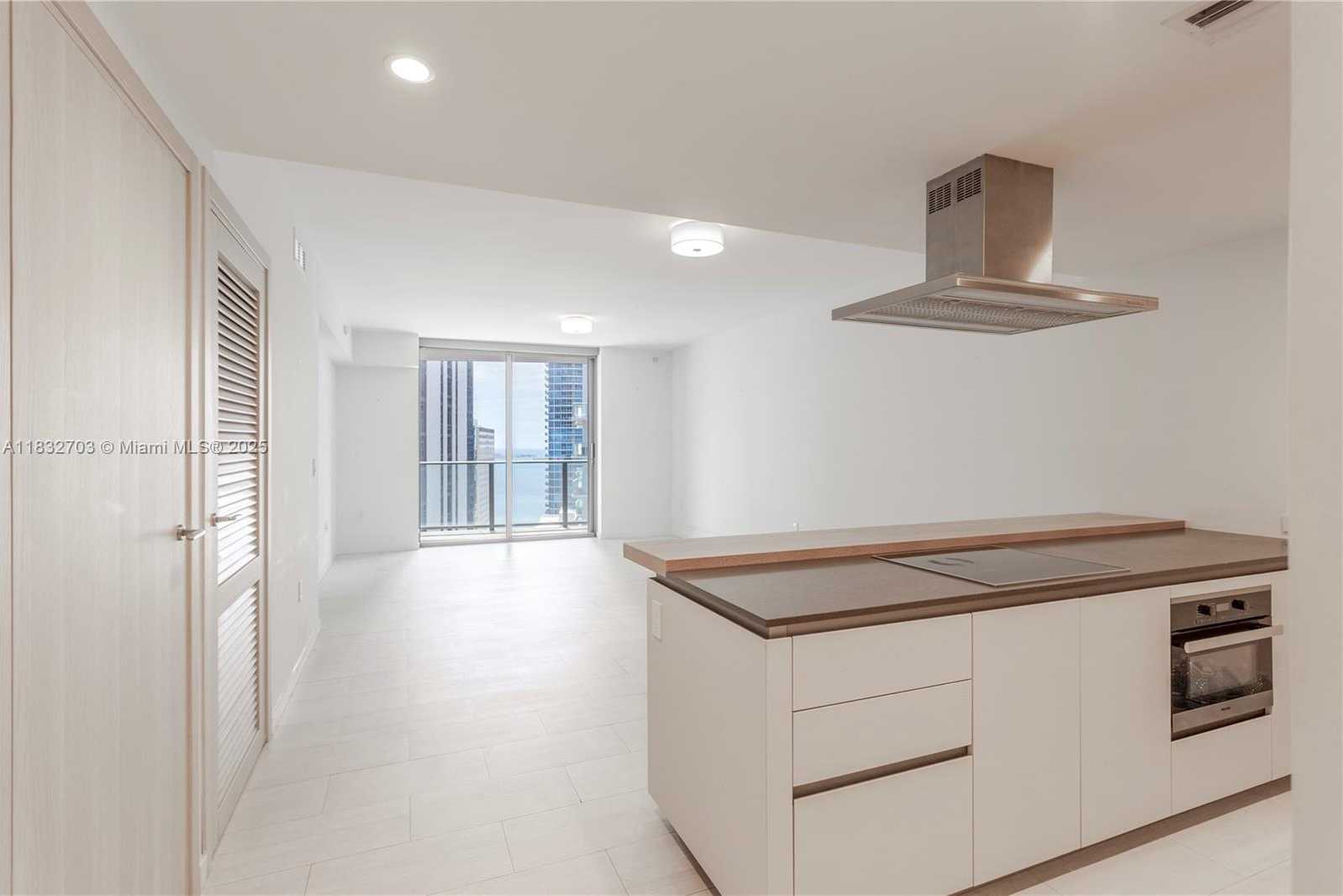 Small Image of 1000 BRICKELL PLZ #3703, Miami Number 8