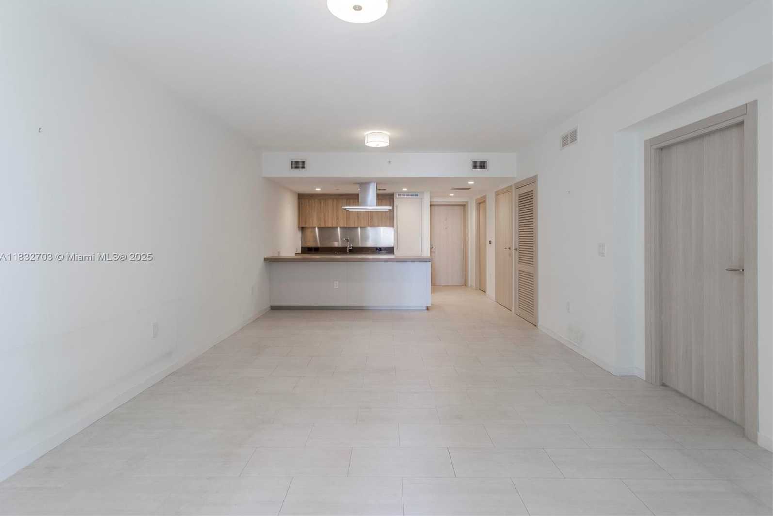 Small Image of 1000 BRICKELL PLZ #3703, Miami Number 9