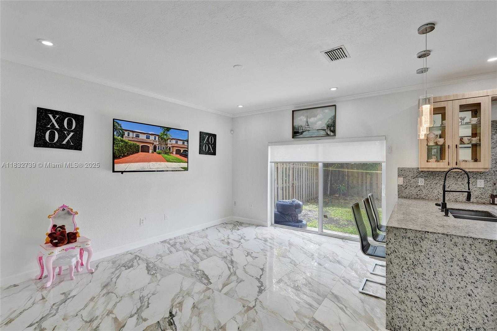 Small Image of 12758 SOUTH WEST 50TH ST, Miramar Number 10