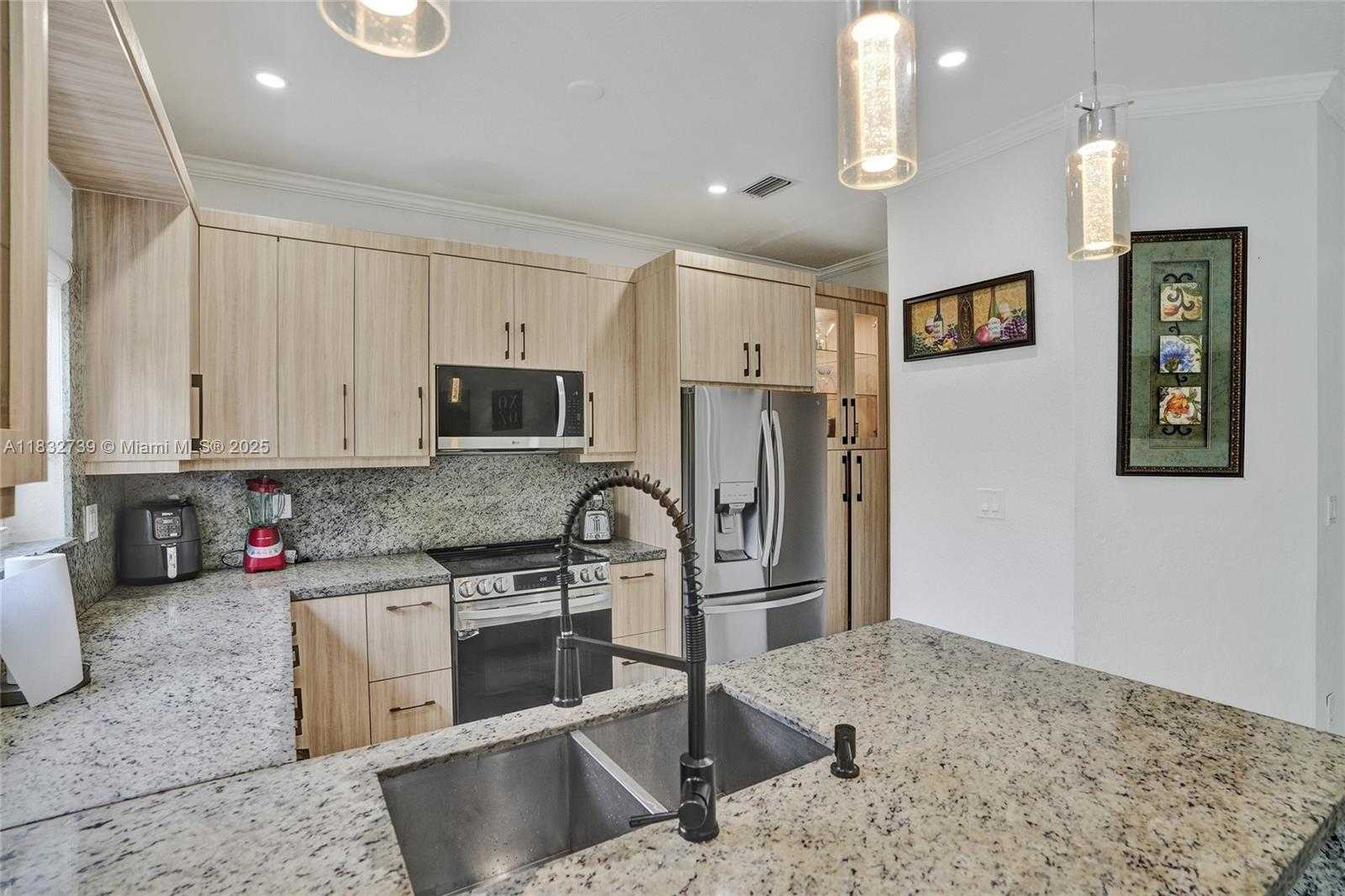 Small Image of 12758 SOUTH WEST 50TH ST, Miramar Number 13