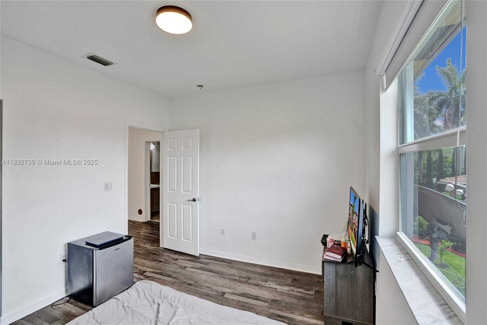 Small Image of 12758 SOUTH WEST 50TH ST, Miramar Number 23