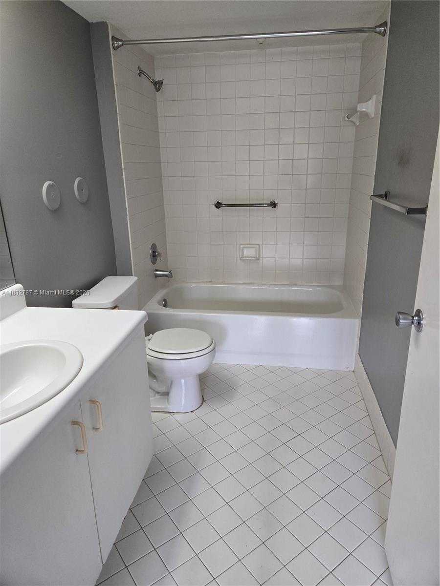 Small Image of 800 SOUTH WEST 142ND AVE #N111, Pembroke Pines Number 4