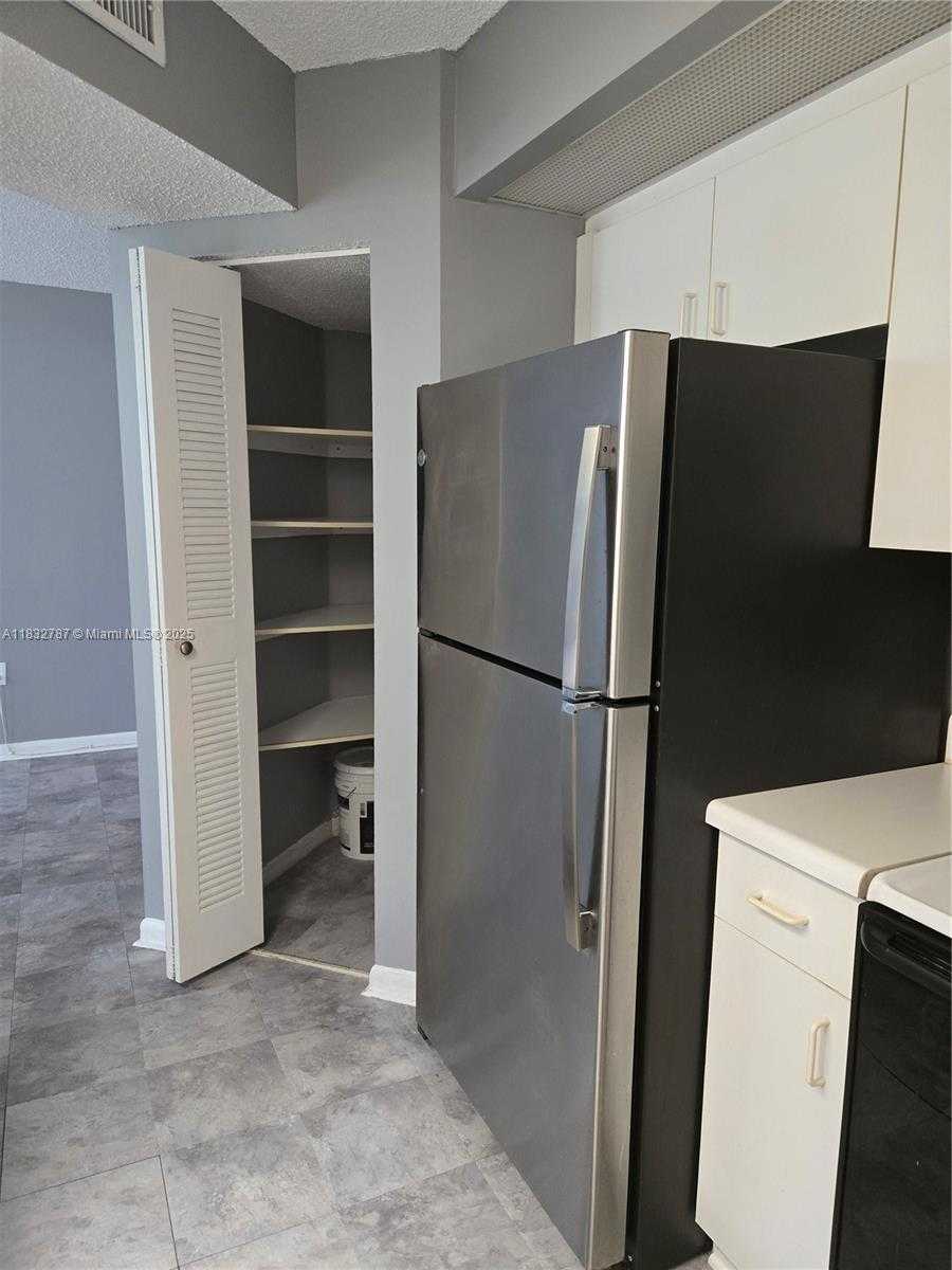 Small Image of 800 SOUTH WEST 142ND AVE #N111, Pembroke Pines Number 8