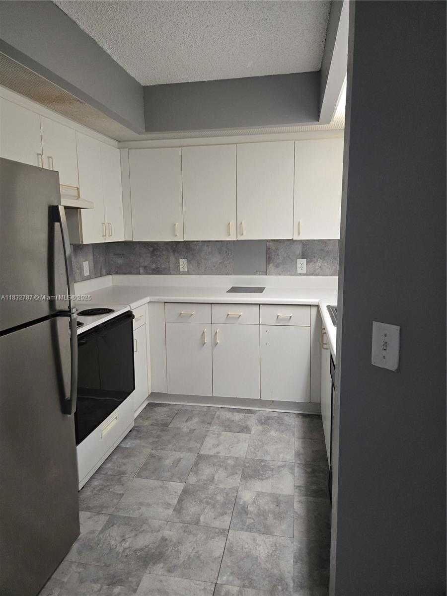 Small Image of 800 SOUTH WEST 142ND AVE #N111, Pembroke Pines Number 9