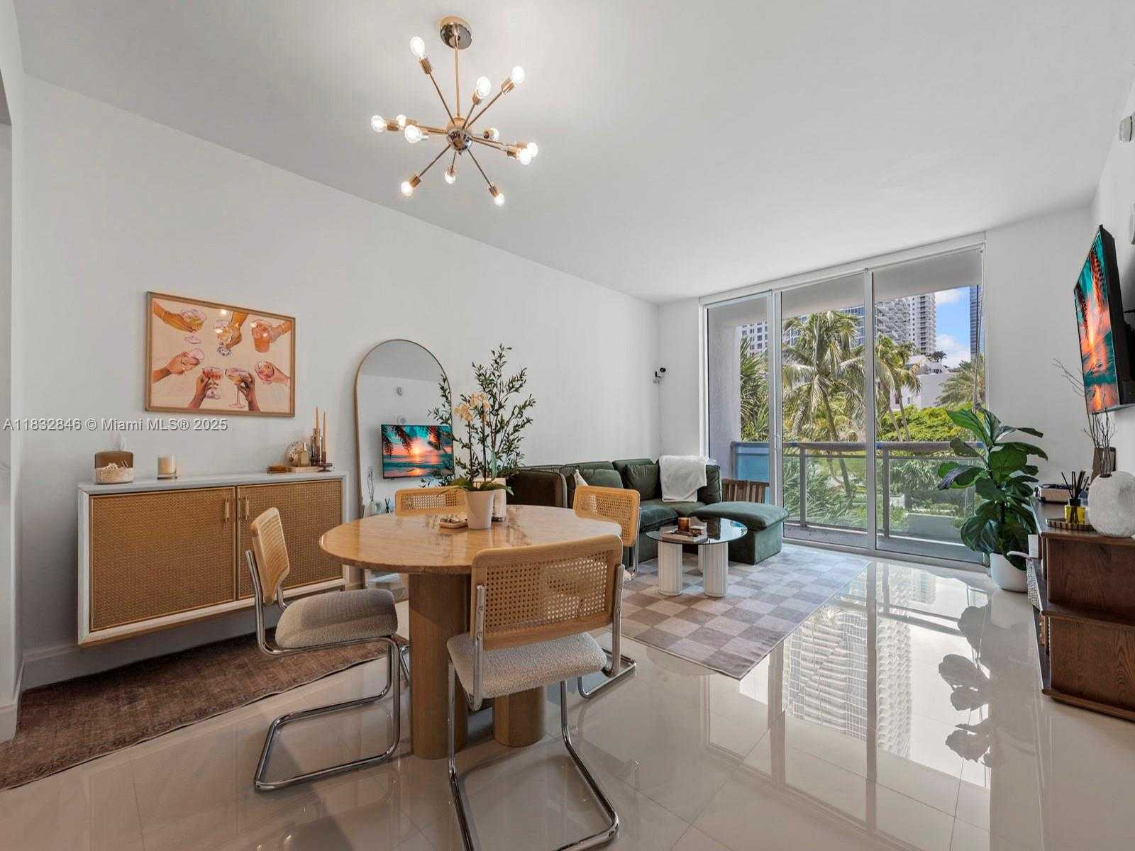 Small Image of 950 BRICKELL BAY DR #1103, Miami Number 2