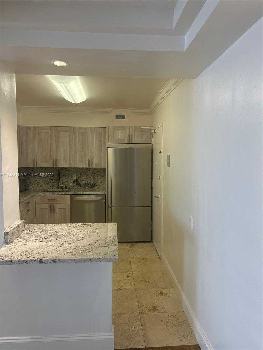 Small Image of 5161 COLLINS AVE #703, Miami Beach Number 12