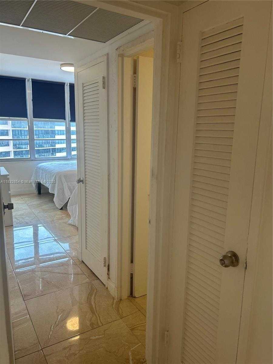 Small Image of 5161 COLLINS AVE #703, Miami Beach Number 13