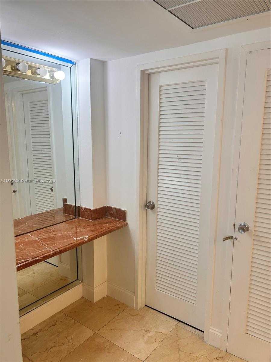 Small Image of 5161 COLLINS AVE #703, Miami Beach Number 14