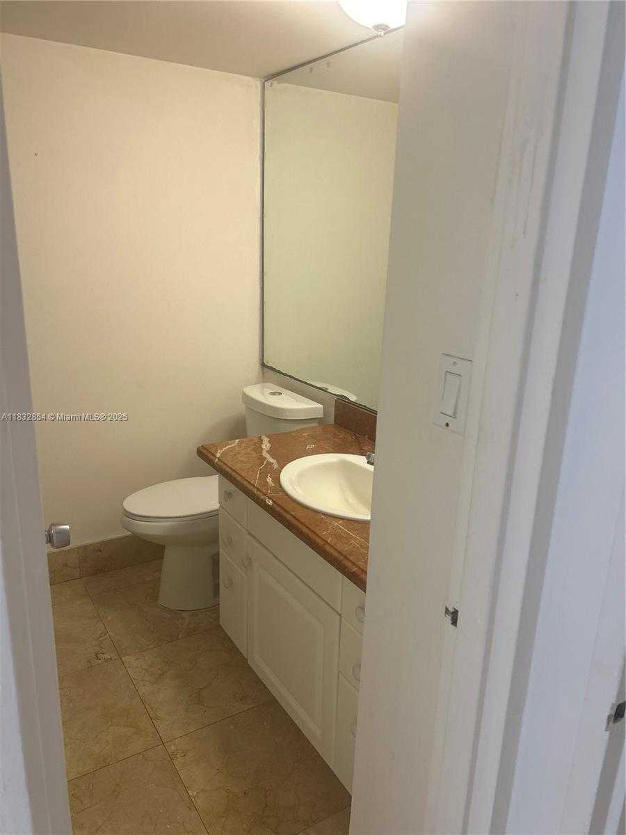 Small Image of 5161 COLLINS AVE #703, Miami Beach Number 15