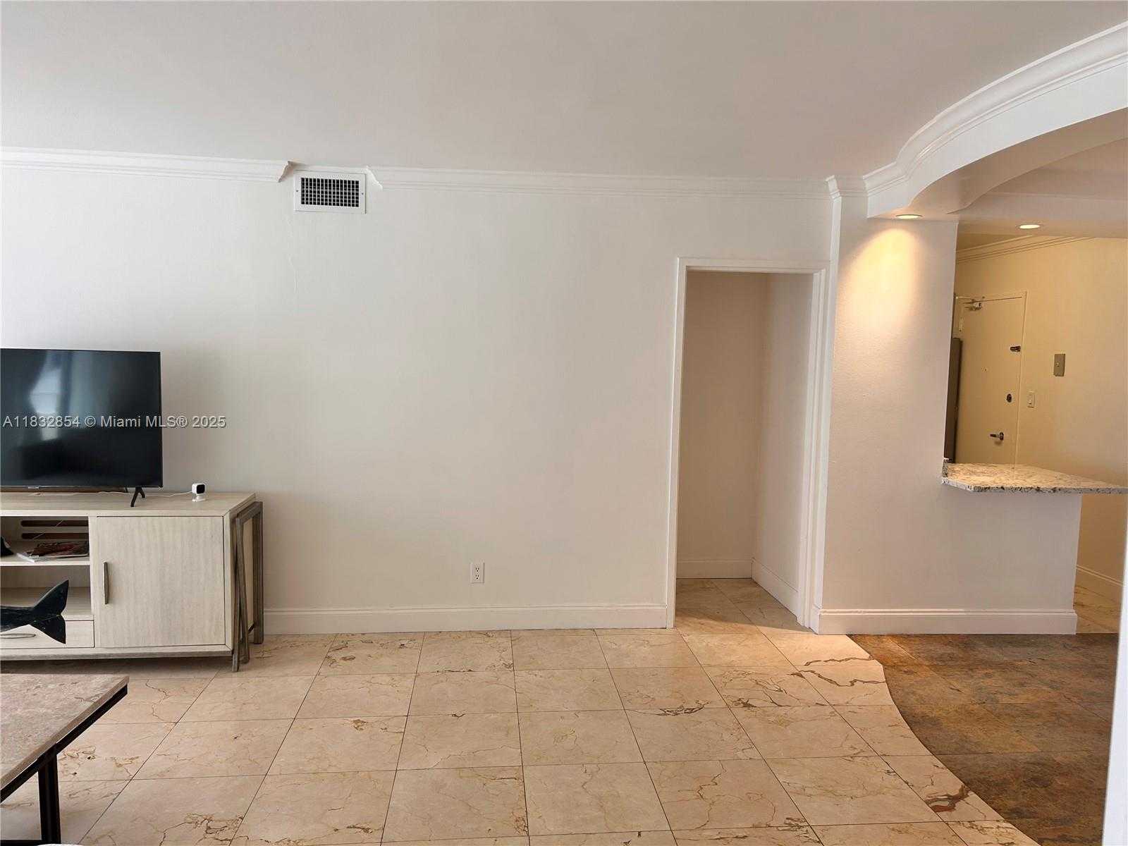 Small Image of 5161 COLLINS AVE #703, Miami Beach Number 16