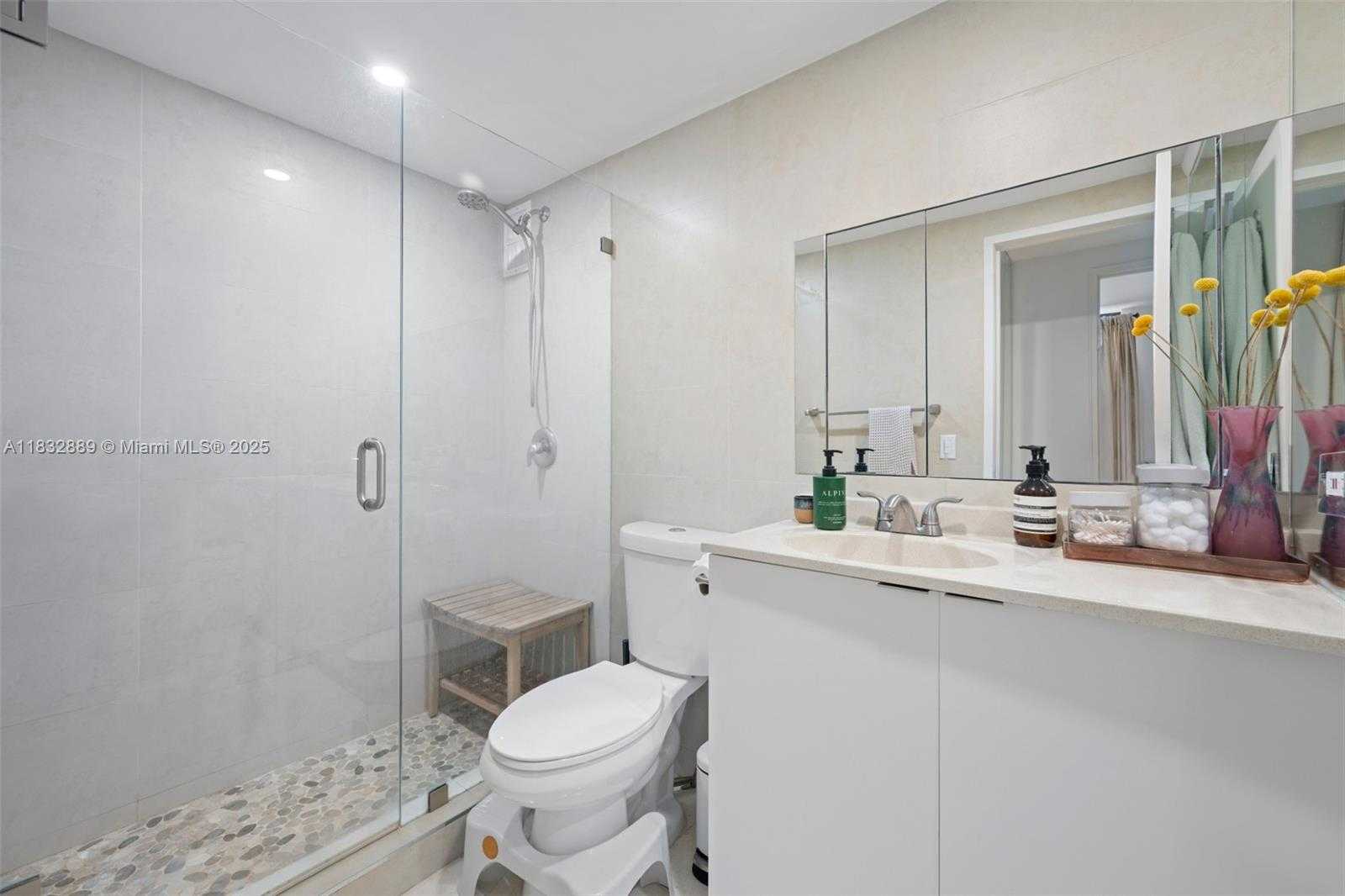 Small Image of 10185 COLLINS AVE #306, Bal Harbour Number 13