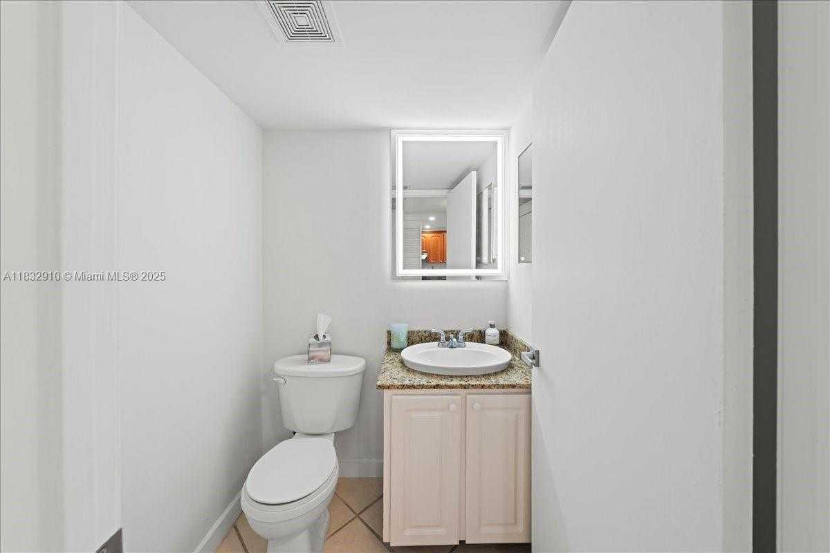 Small Image of 540 BRICKELL KEY DR #412, Miami Number 14