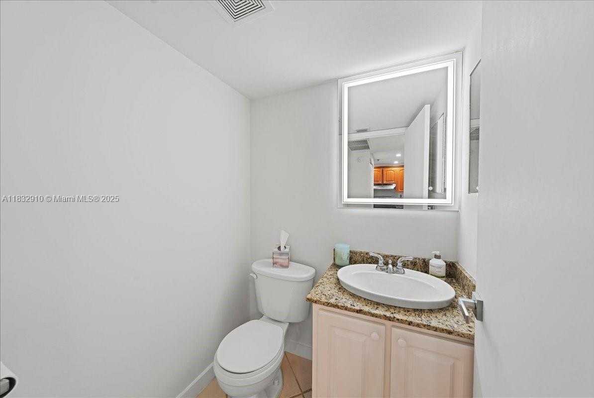 Small Image of 540 BRICKELL KEY DR #412, Miami Number 15