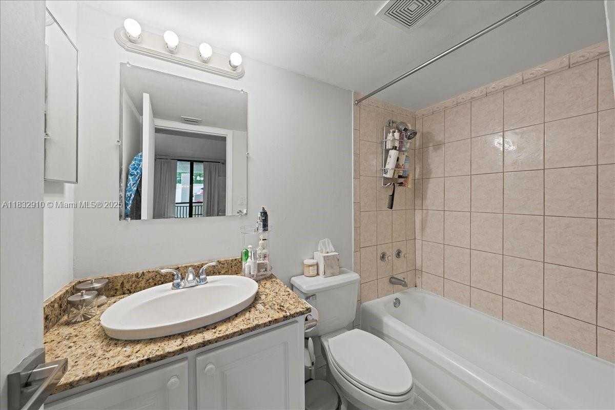 Small Image of 540 BRICKELL KEY DR #412, Miami Number 30