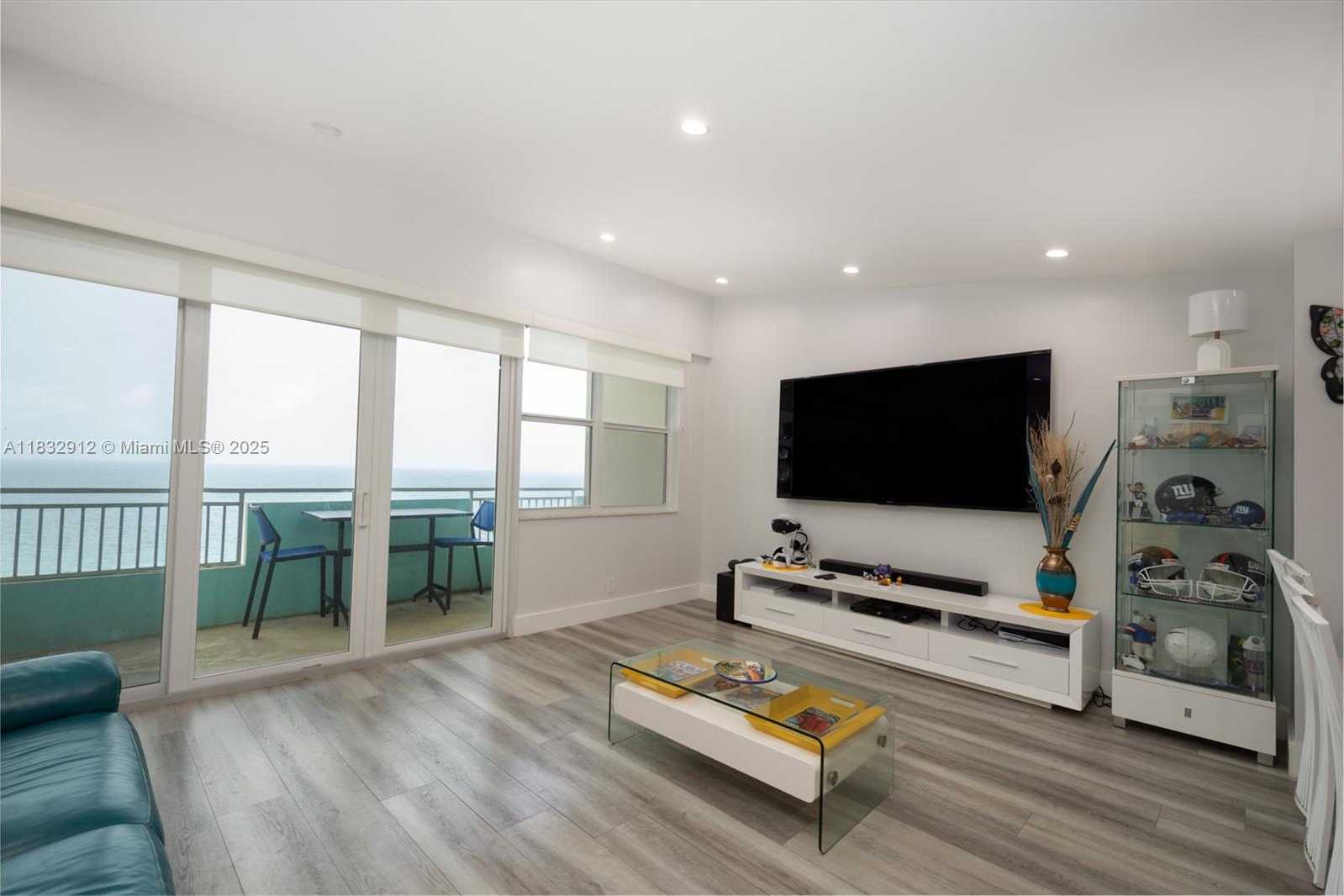 Small Image of 3180 SOUTH OCEAN DR #1703, Hallandale Beach Number 4
