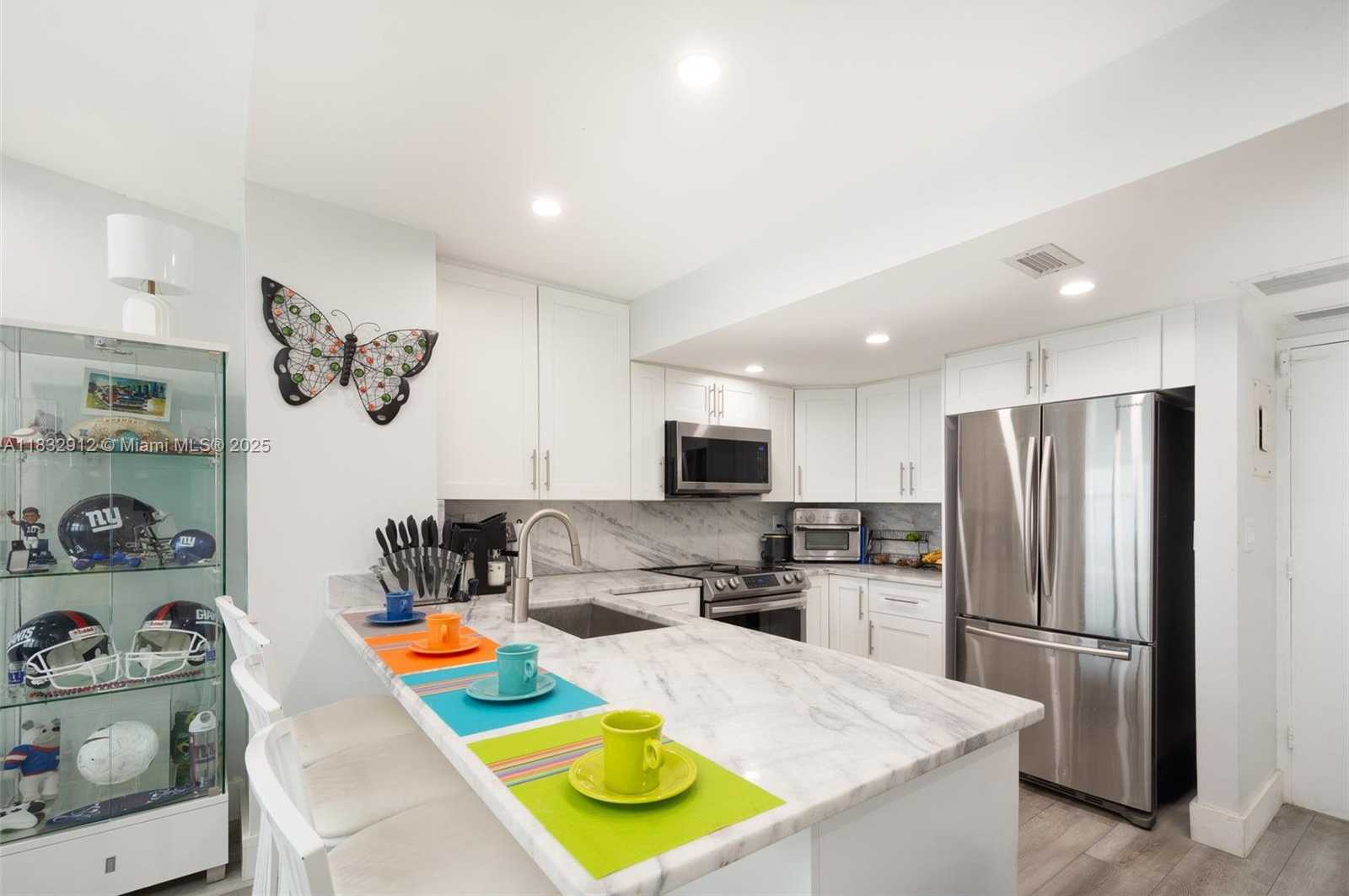 Small Image of 3180 SOUTH OCEAN DR #1703, Hallandale Beach Number 6