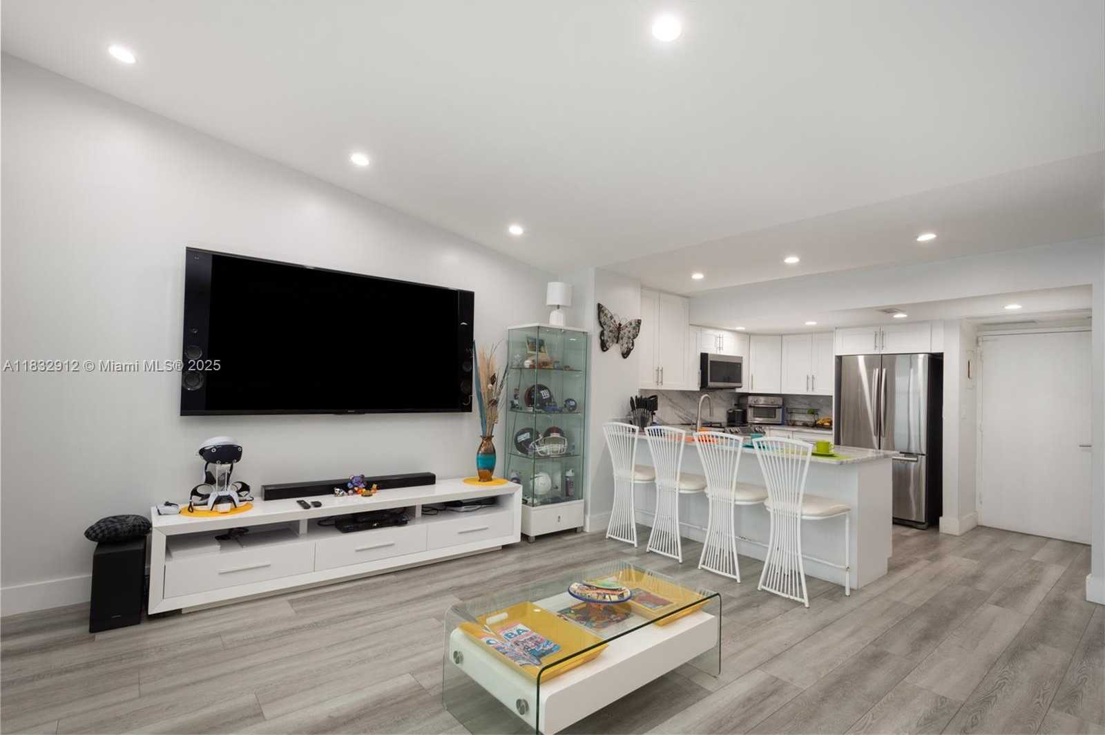 Small Image of 3180 SOUTH OCEAN DR #1703, Hallandale Beach Number 7