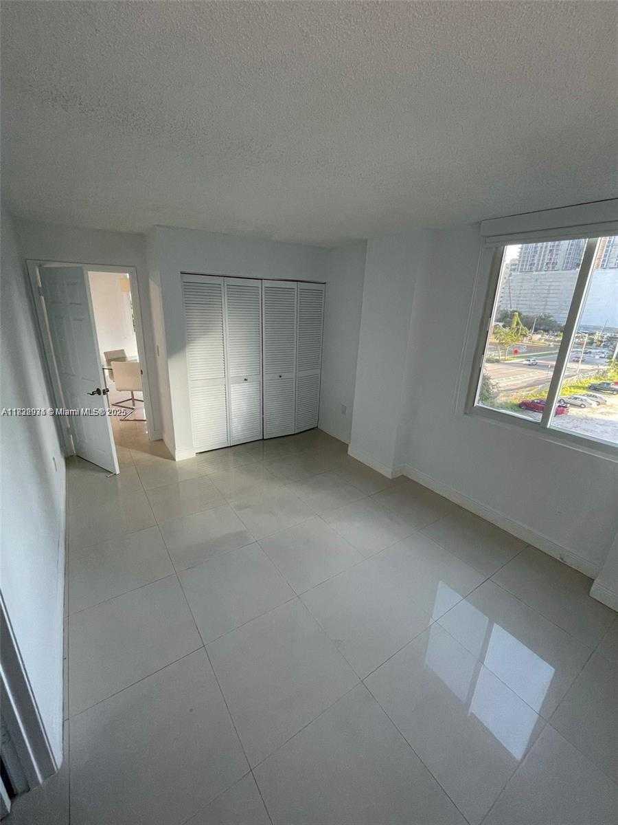Small Image of 800 NORTH MIAMI AVE #E-504, Miami Number 11