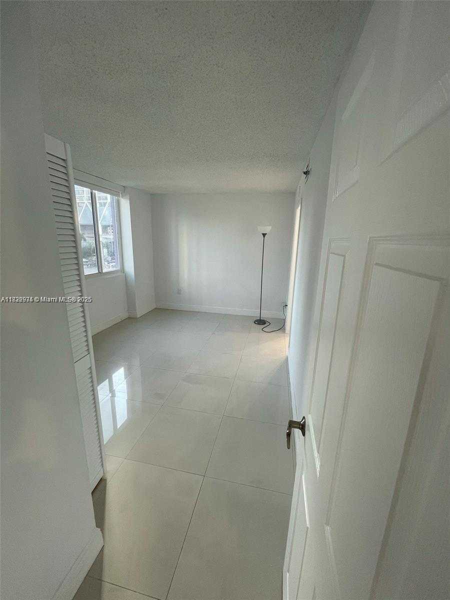 Small Image of 800 NORTH MIAMI AVE #E-504, Miami Number 12