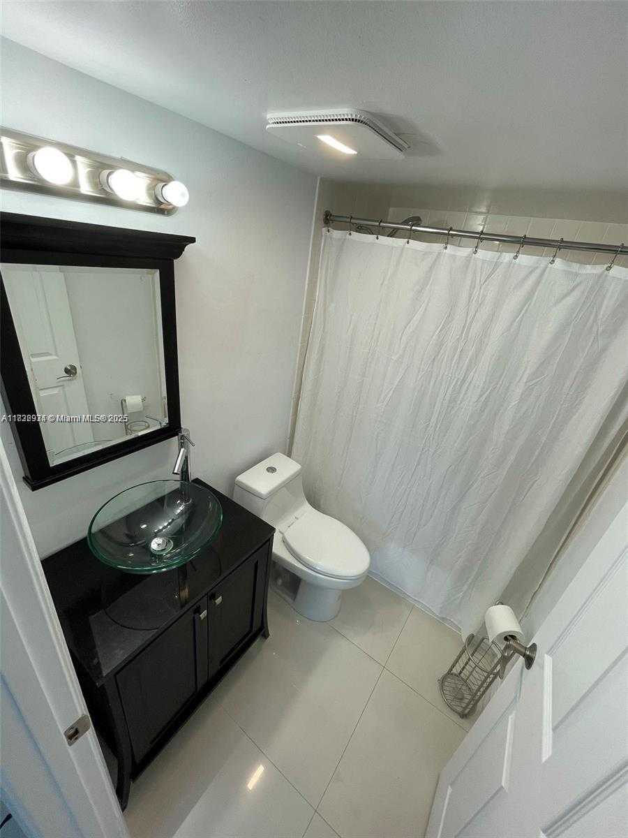 Small Image of 800 NORTH MIAMI AVE #E-504, Miami Number 13
