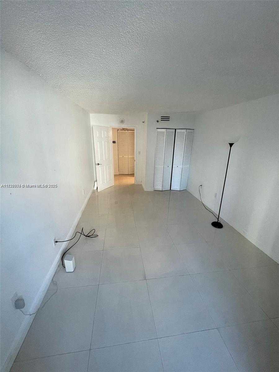 Small Image of 800 NORTH MIAMI AVE #E-504, Miami Number 19