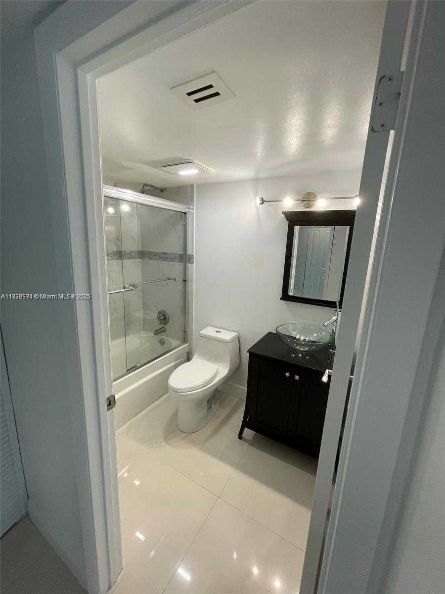Small Image of 800 NORTH MIAMI AVE #E-504, Miami Number 20