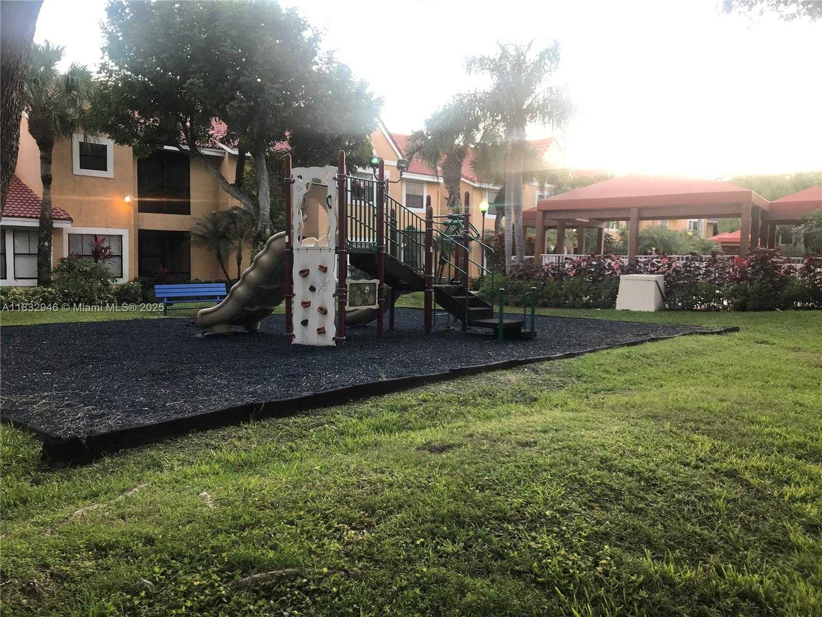 Small Image of 15661 SOUTH WEST 104TH TER #3112, Miami Number 28