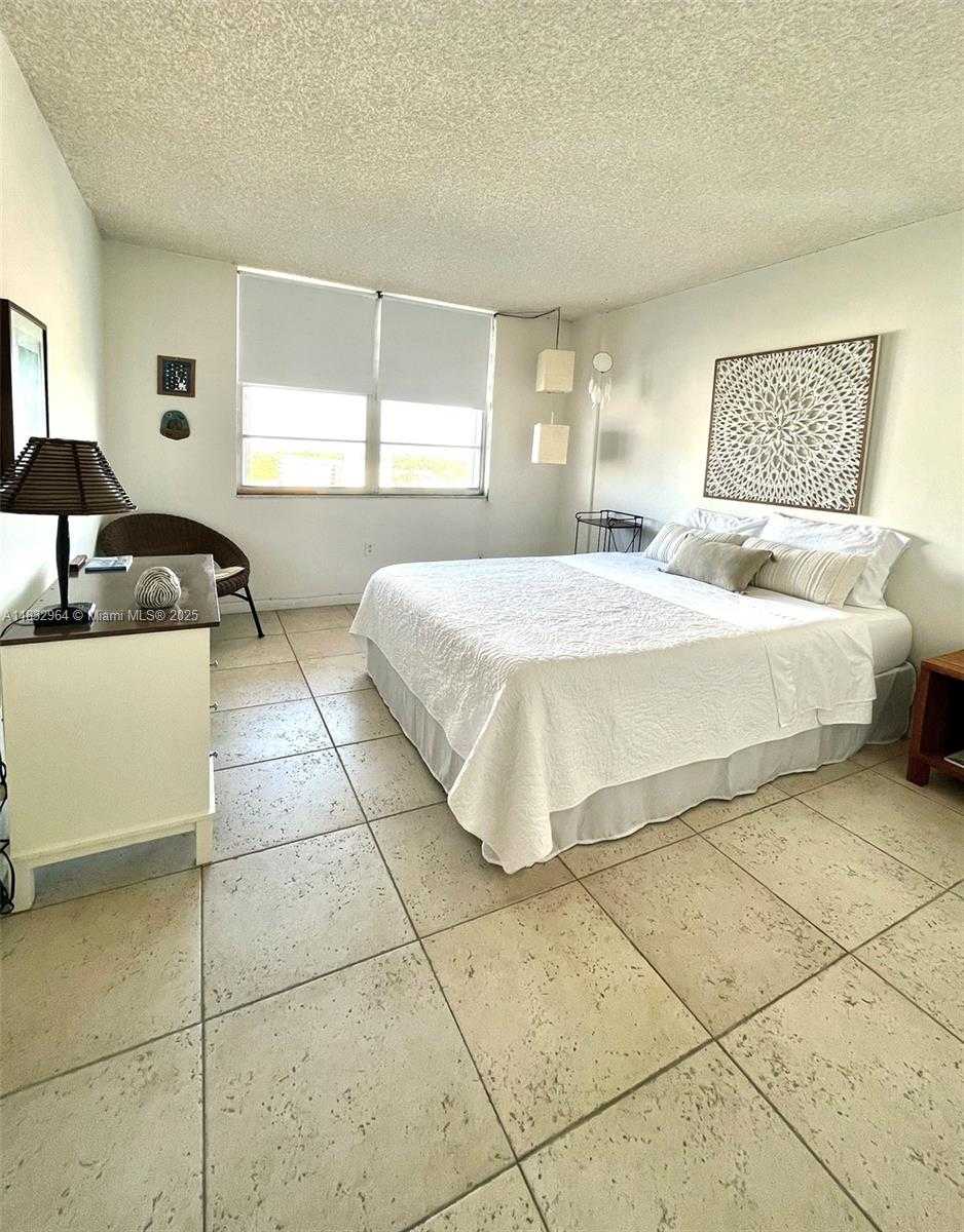 Small Image of 2801 NORTH EAST 183RD ST #2009W, Aventura Number 8