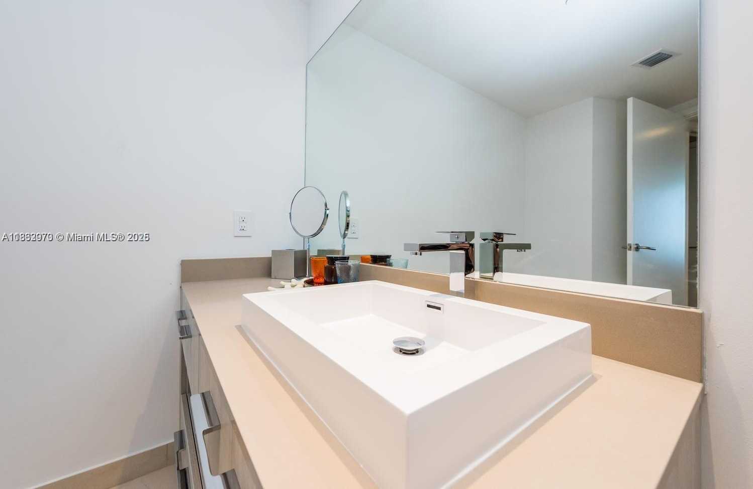 Small Image of 4111 SOUTH OCEAN DR #3109, Hollywood Number 9