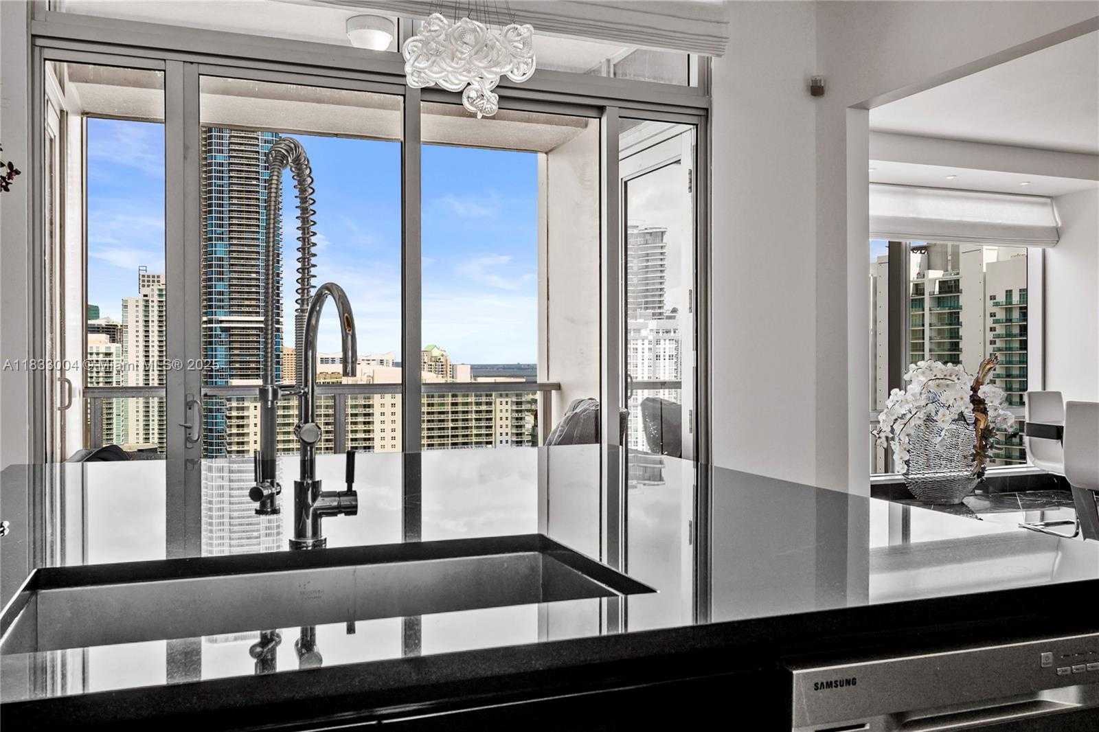 Small Image of 1425 BRICKELL AVE #42E, Miami Number 10