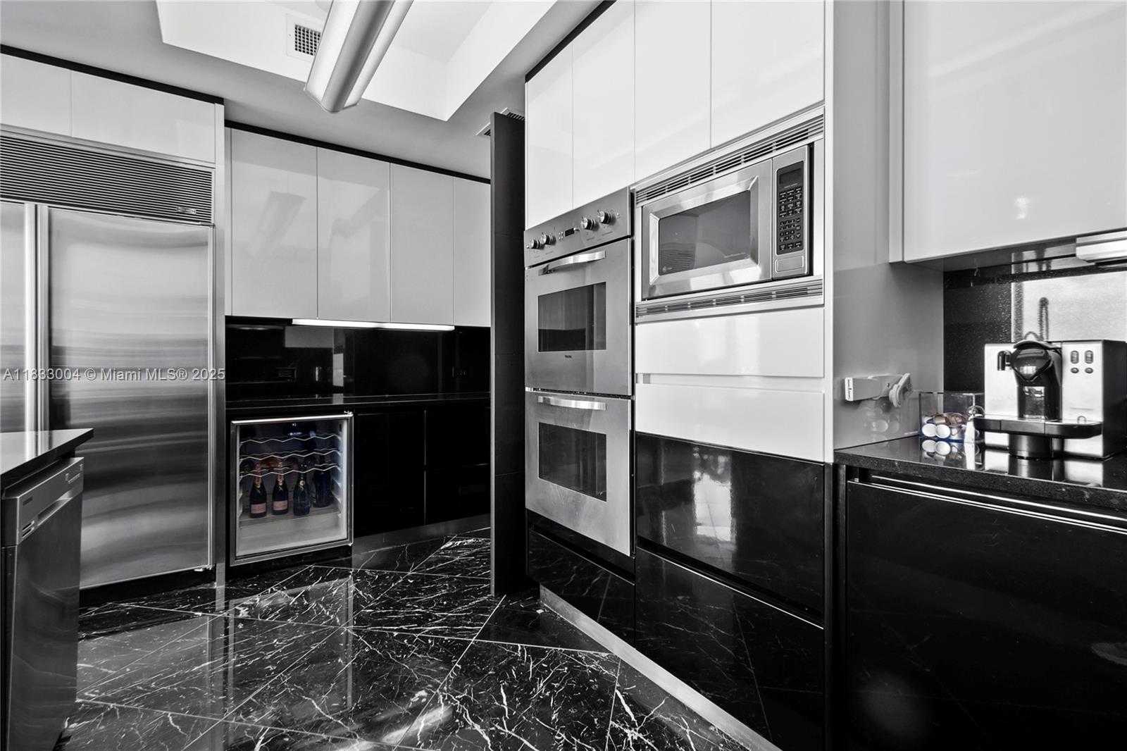 Small Image of 1425 BRICKELL AVE #42E, Miami Number 11