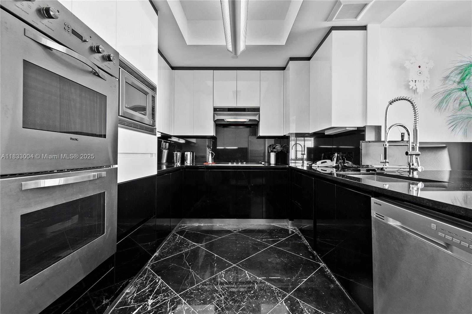 Small Image of 1425 BRICKELL AVE #42E, Miami Number 13