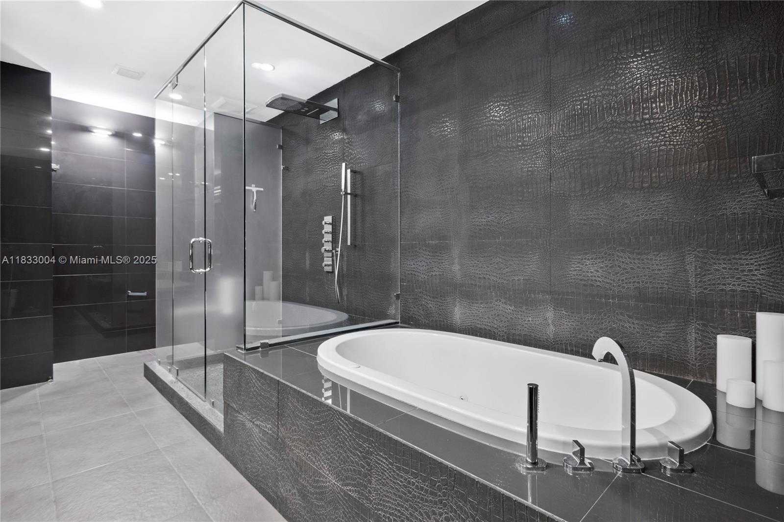 Small Image of 1425 BRICKELL AVE #42E, Miami Number 19