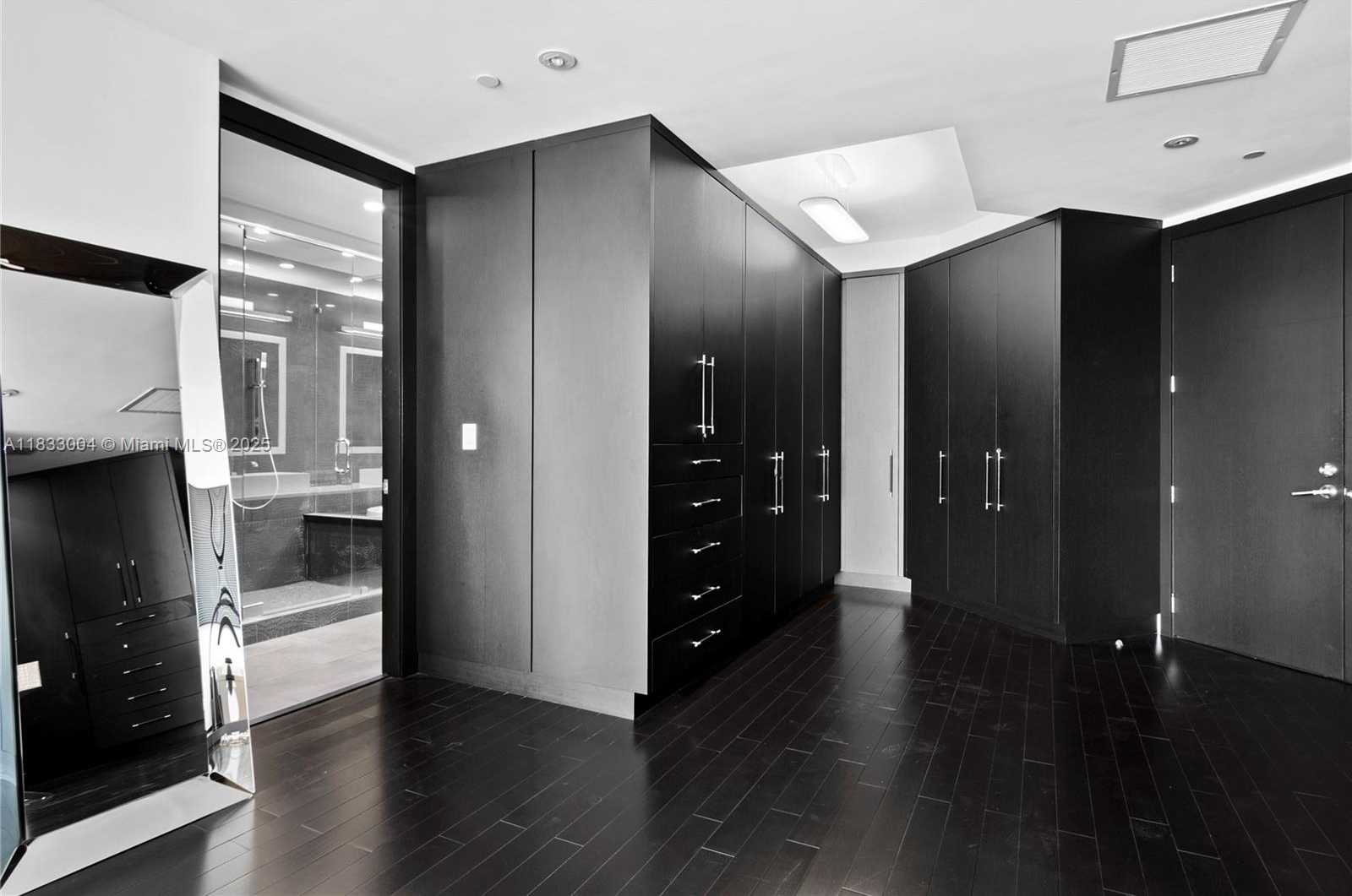 Small Image of 1425 BRICKELL AVE #42E, Miami Number 22