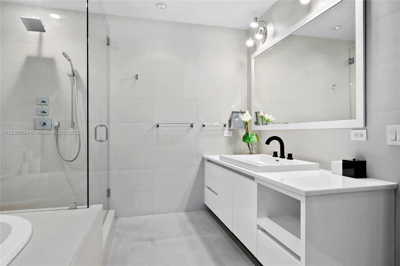 Small Image of 1425 BRICKELL AVE #42E, Miami Number 29