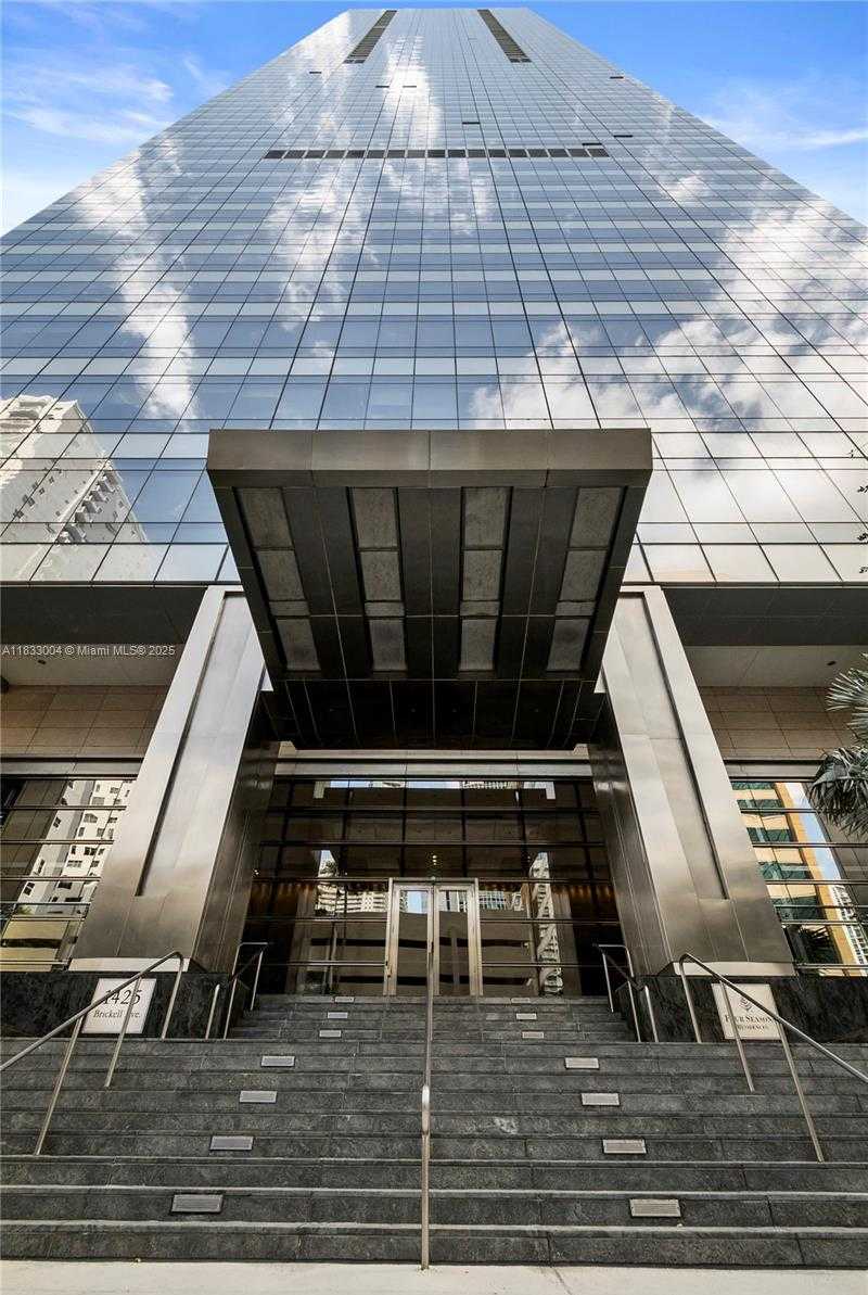 Small Image of 1425 BRICKELL AVE #42E, Miami Number 39