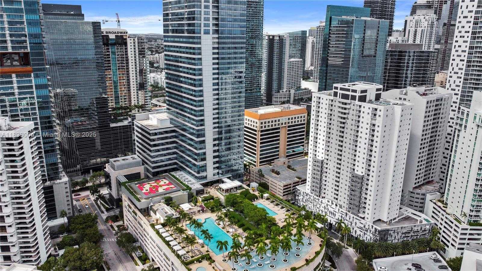 Small Image of 1425 BRICKELL AVE #42E, Miami Number 48