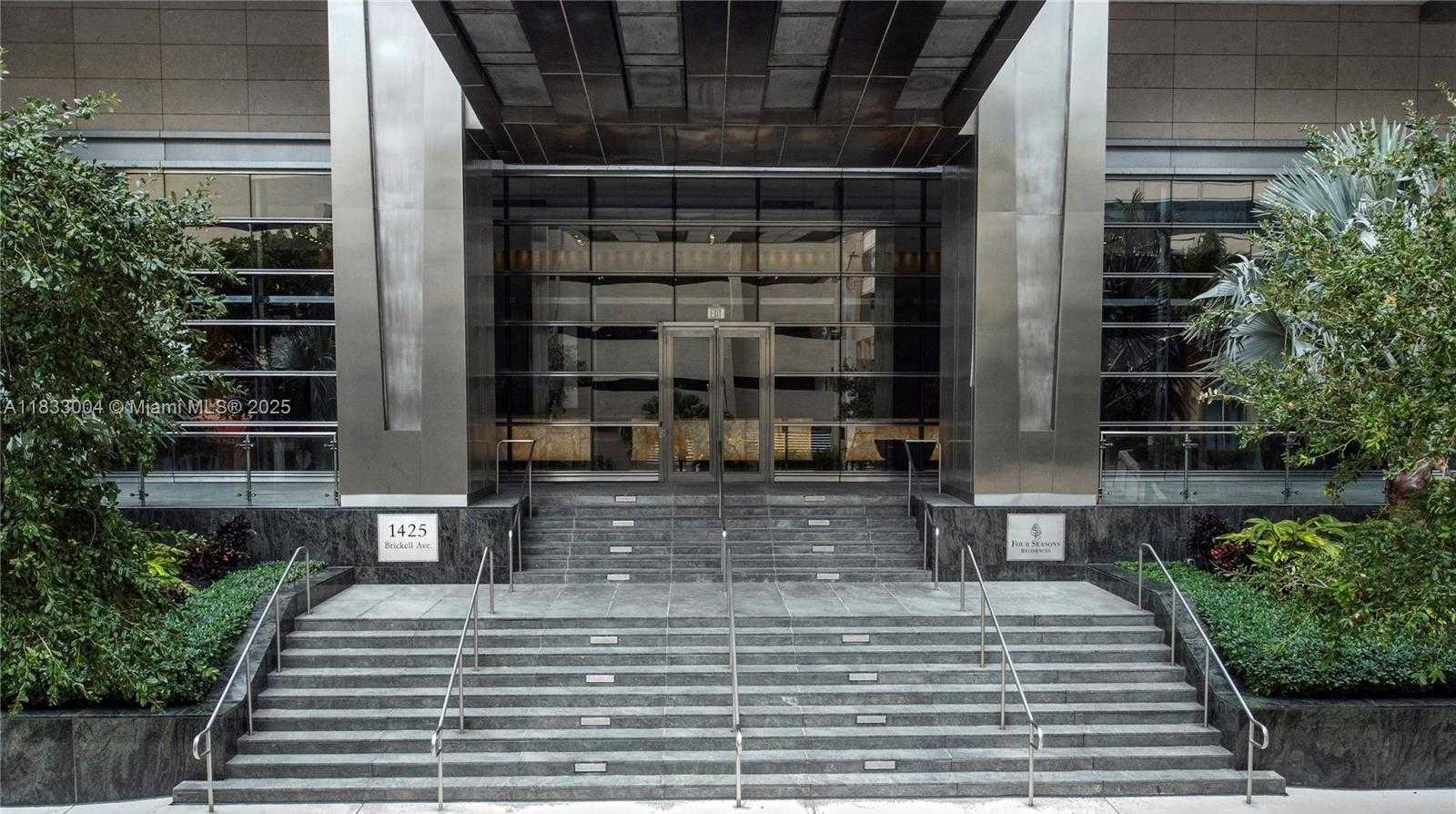 Small Image of 1425 BRICKELL AVE #42E, Miami Number 49