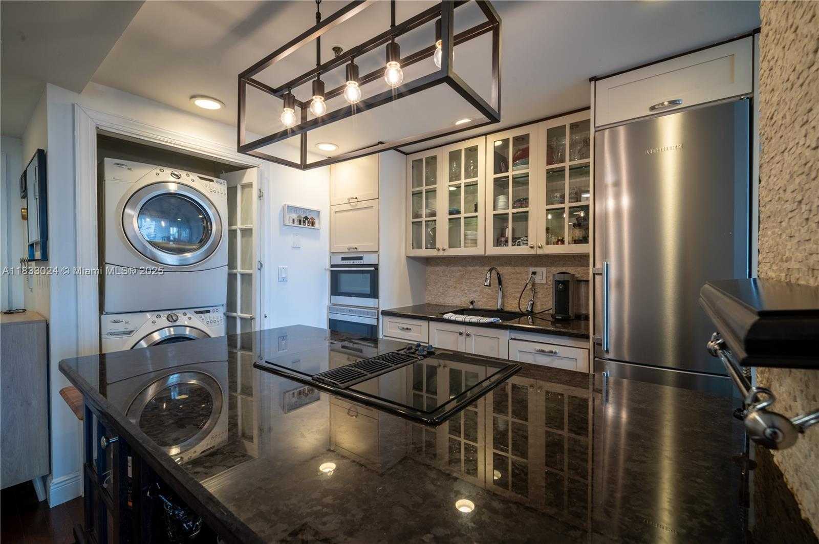 Small Image of 1581 BRICKELL AVE #508, Miami Number 10