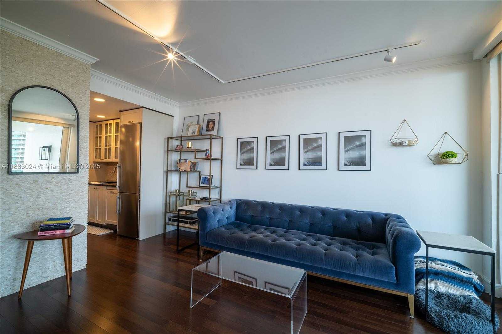 Small Image of 1581 BRICKELL AVE #508, Miami Number 16